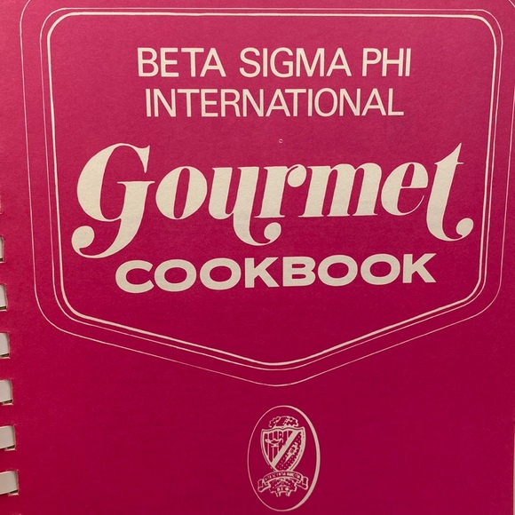 Favorite Recipes of The Beta Sigma Phi International Gourmet Cookbook Vintage - Picture 3 of 11